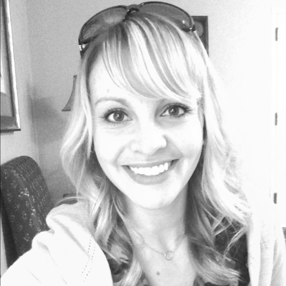 Meet your Posher, Erica - Picture 1 of 1